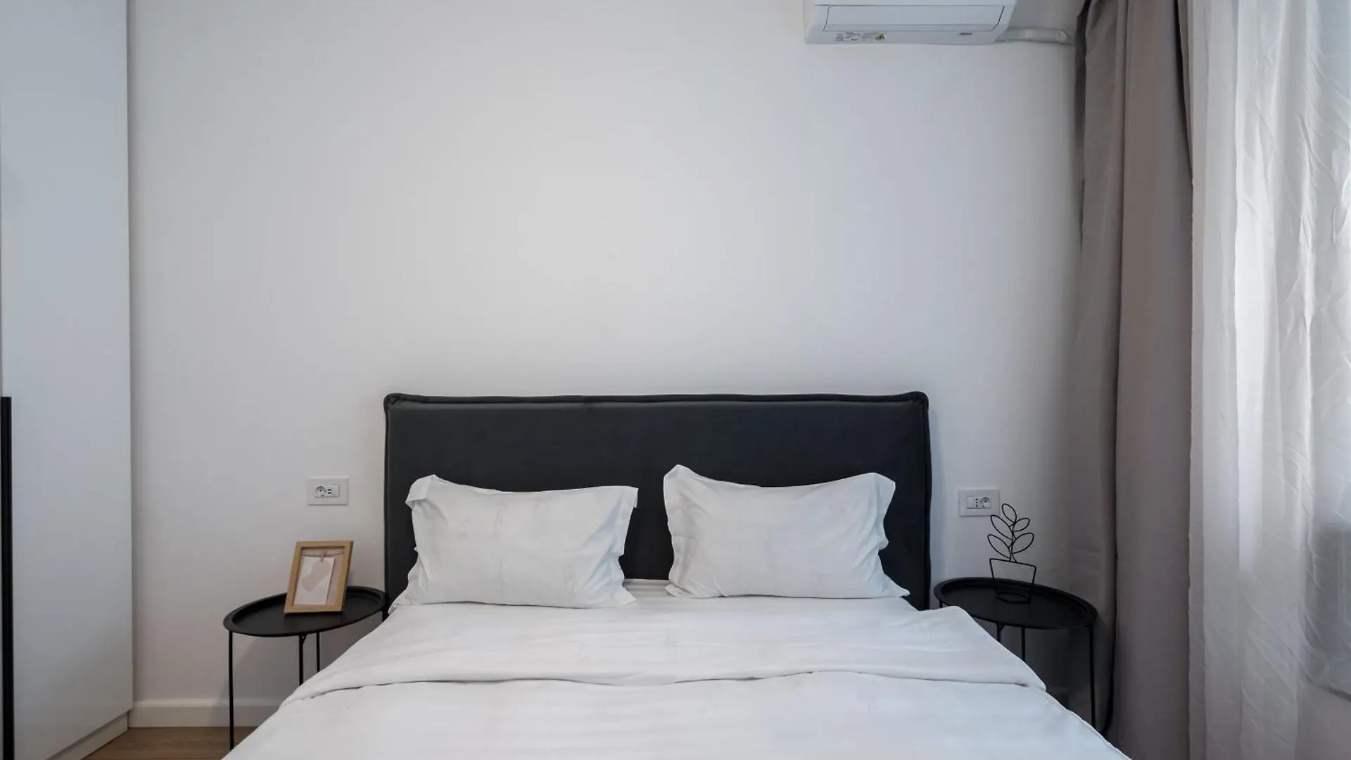 Apartment Luna Loft 1Br With Parking Bucharest