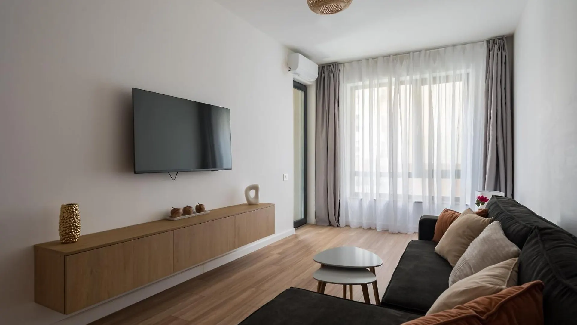 Luna Loft 1Br With Parking Bucharest Romania