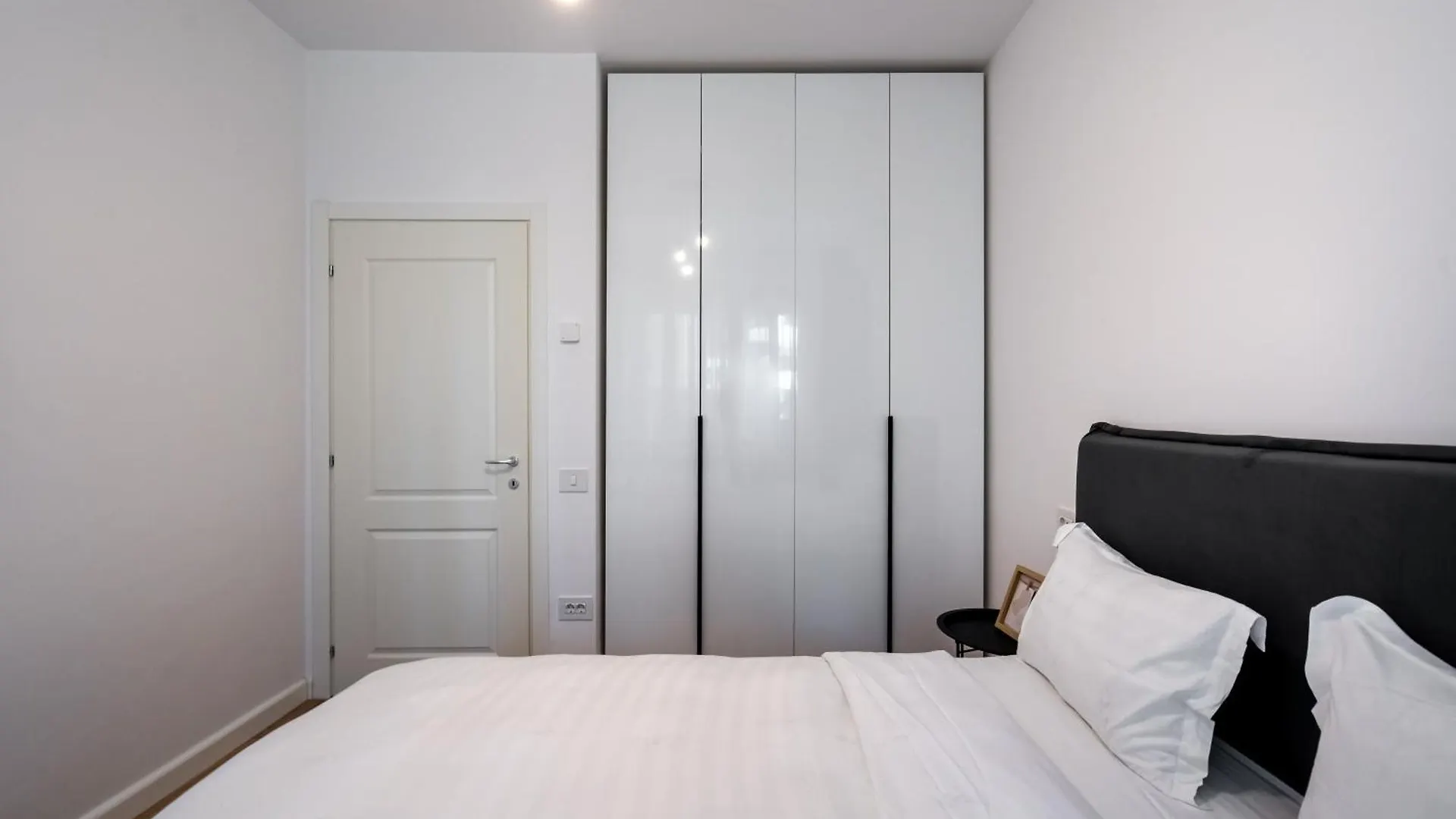 Luna Loft 1Br With Parking Bucharest 0*,